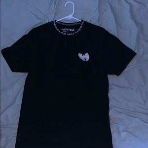 Black wu-tang shirt